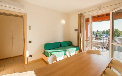 The Garda Village 618.3: Meubles, Table, Bâtiment, Confort, Bleu Azur, Bois, Porte, Design Intérieur, Salon, Sol