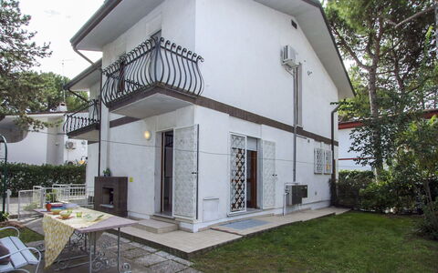 Villa Emilia: Maison, Propriété, Bâtiment, Domicile, Immobilier, Chalet, Architecture, Pièce, Façade, Villa