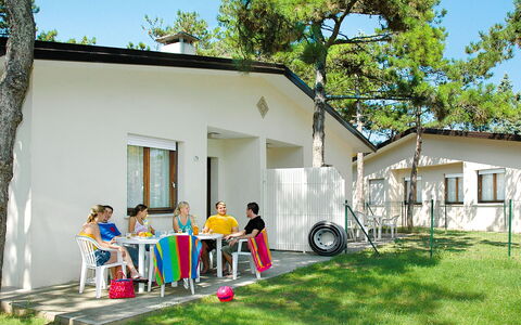 Villaggio le Palme: Maison, Propriété, Domicile, Bâtiment, Arbre, Immobilier, Chalet, Quartier, Zone Résidentielle, Cour