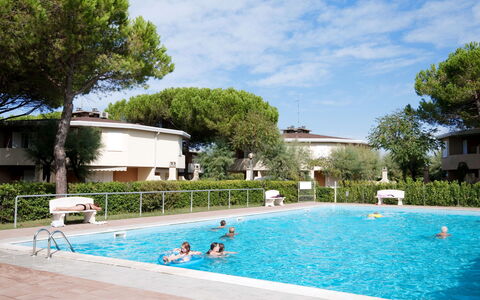 Bibione 635: Piscine, Loisir, Propriété, Ville, Recours, Centre De Loisirs, Vacances, L'Eau, Bâtiment, Ville Resort