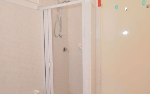 Bibione 644: Luminaire Plomberie, Salle De Bains, Douche, Tete De Douche, Maison, Design Intérieur, Lavabo, Sol, Porte De Douche