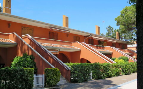 Bibione 657: Plante, Ciel, Propriété, Ombre, Bâtiment, Architecture, Design Urbain, Condominium, Immobilier, Toit