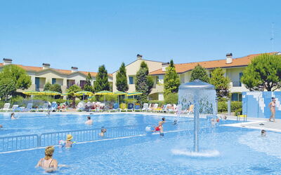 Bibione 681: Piscine, Centre De Loisirs, Loisir, Parc Aquatique, L'Eau, Recours, Ville, Des Loisirs, Établissements Humains, Ville Resort