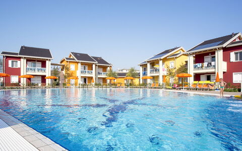 Lido di Jesolo 649: L'Eau, Ciel, Bâtiment, Fenêtre, Piscine, Bleu Azur, Nuage, Maison, Loisir, Condominium