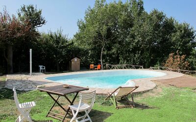 Gabicce Mare 603: Propriété, Table, Piscine, Maison, Arrière-Cour, Meubles, Immobilier, Mobilier De Jardin, Arbre, Loisir