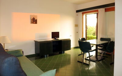 Costa di Kair e Din (Spl110) 654.1: Pièce, Propriété, Meubles, Salon, Design Intérieur, Bâtiment, Sol, Maison, Table, Confort