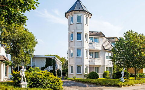 Cuxhaven 615: Ciel, Plante, Nuage, Bâtiment, Fenêtre, Arbre, Zone Résidentielle, Quartier, Immobilier, Toit
