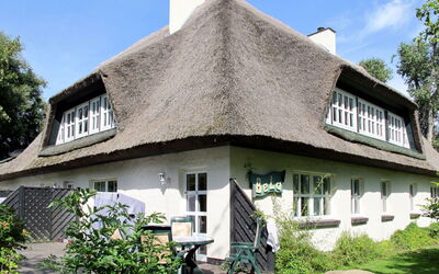 Schwarbe 647: Plante, Bâtiment, Ciel, Propriété, Fenêtre, À Déchaumer, Arbre, Maison, Herbe, Chalet