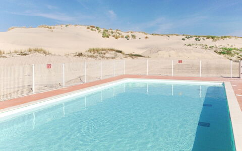 Biscarrosse 606: L'Eau, Ciel, Nuage, Propriété, Bâtiment, Piscine, Bleu Azur, Rectangle, Mobilier De Jardin, Maison