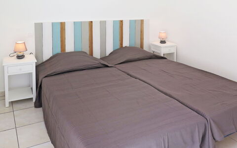 Biscarrosse 606: Lit, Drap De Lit, Chambre, Literie, Meubles, Cadre De Lit, Propriété, Matelas, Housse De Couette, Pièce