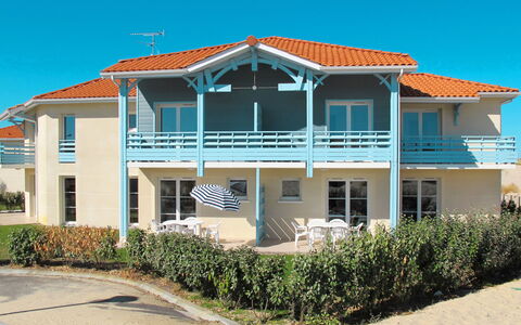 Biscarrosse 679: Plante, Ciel, Bâtiment, Fenêtre, Propriété, Maison, Chalet, Porche, Zone Résidentielle, Arecales