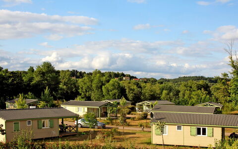 Beynat 615: Nuage, Plante, Ciel, Écorégion, Fenêtre, Bâtiment, Paysage Naturel, Environnement Naturel, Maison, Arbre
