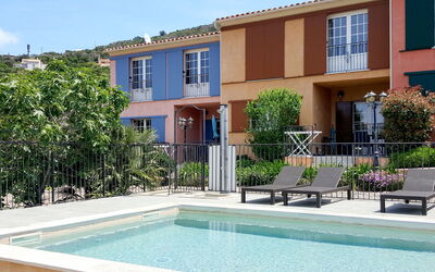 Galéria 611: Propriété, Bâtiment, Maison, Immobilier, Piscine, Zone Résidentielle, Domicile, Appartement, Villa, Biens