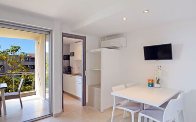Logement:&nbsp;Mb4 Piscine 623.2