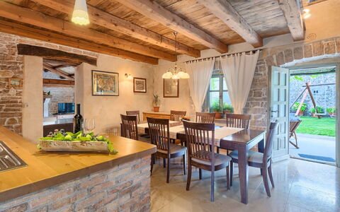 Hrelja: Propriété, Bâtiment, Pièce, Design Intérieur, Immobilier, Maison, Meubles, Domicile, Plafond, Biens