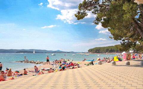 Dada: L'Eau, Ciel, Nuage, Ressources En Eau, Bleu Azur, Arbre, Paysage Naturel, Plage, Cotiers Et Relief Océaniques, Plante