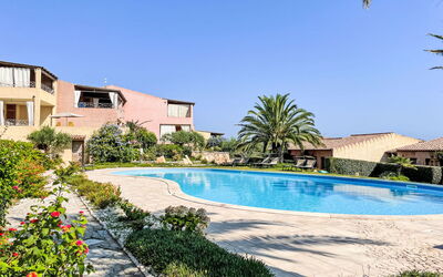 Porto Pozzo 618: Piscine, Mobilier De Jardin, Recours, Balancelle, Ombre, Hôtel, Ville Resort, Thermes, Eco Hôtel, Parapluie