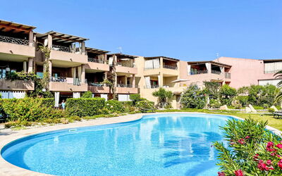 Porto Pozzo 618: Piscine, Mobilier De Jardin, Recours, Balancelle, Ombre, Hôtel, Ville Resort, Thermes, Eco Hôtel, Parapluie