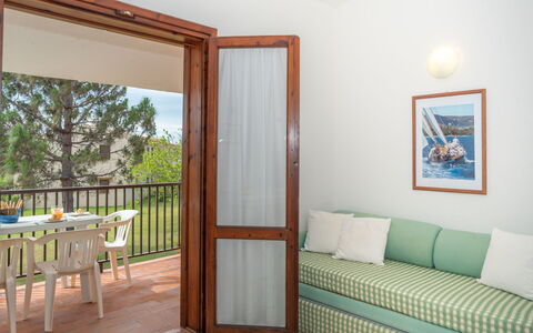 Cannigione 614: Meubles, Bois, Porte, Bâtiment, Ombre, Confort, Design Intérieur, Table, Sol, Sol