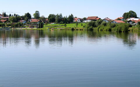 Waldkirchen 604: Plan D'Eau, Ressources En Eau, L'Eau, Réflexion, Banque, Rivière, Étang, Voie Navigable, Paysage Naturel, Environnement Naturel
