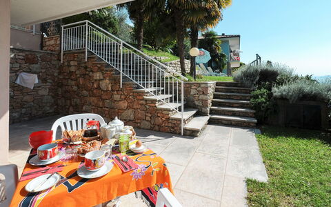 Malcesine 601: Meubles, Mobilier De Jardin, Recours, Piscine, Eco Hôtel, Ombre, Chaise, Jardin, Aménagement Paysager