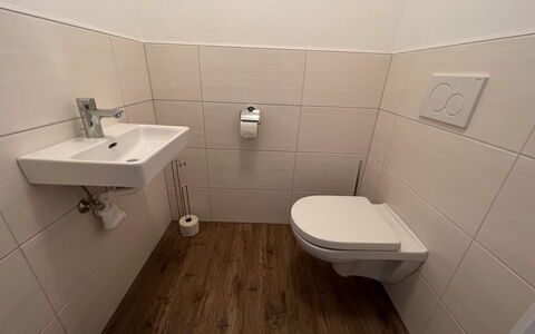 Mittersill 685: Propriété, Salle De Bains, Lavabo, Évier, Luminaire Plomberie, Violet, Bâtiment, Design Intérieur, Robinet