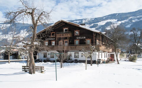 Zell am Ziller 684: Neige, L'Hiver, Propriété, Montagne, Domicile, Ciel, Maison, Arbre, Station De Montagne, Cabane En Rondins