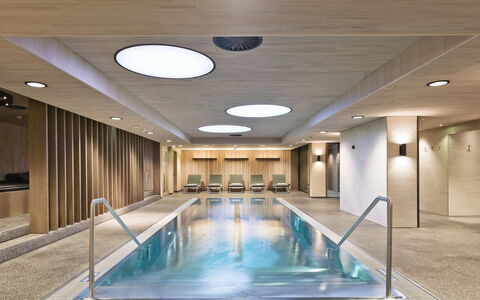 Kals am Großglockner 649: L'Eau, Bâtiment, Piscine, Design Intérieur, Sol, Immobilier, Art, Plafond, Verre