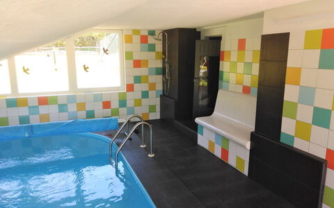 Haus Polivka: Propriété, Bleu Azur, Design Intérieur, Piscine, Fenêtre, Sol, Sol, Bâtiment, Maison, Peindre