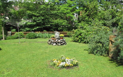Kern: Pelouse, Jardin, Paysage Naturel, Herbe, Cour, Propriété, Arbre, Plante, Arrière-Cour, Botanique