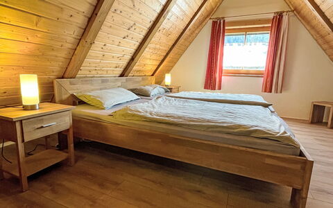 Backhäusle: Sol, Chambre, Bois, Lit, Parquet, Sol, Design Intérieur, Drap De Lit, Literie, Pièce