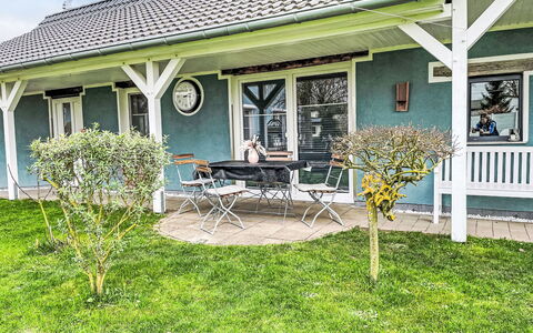 Paula: Plante, Propriété, Bâtiment, Fenêtre, Lot Terre, Ombre, Ciel, Maison, Loisir, Table