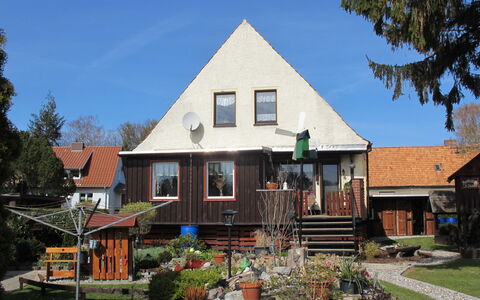 Kleine Auszeit: Plante, Ciel, Fenêtre, Bâtiment, Arbre, Maison, Lot Terre, Chalet, Quartier, Herbe