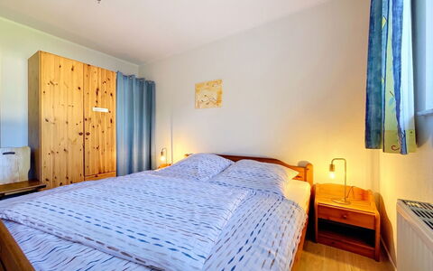 Plau am See 621: Lit, Chambre, Drap De Lit, Design Intérieur, Meubles, Literie, Sol, Cadre De Lit, Sol, Pièce
