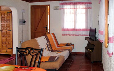 El Castillo (Buv134) 603.4: Pièce, Propriété, Meubles, Bâtiment, Design Intérieur, Maison, Sol, Architecture, Salon, Immobilier