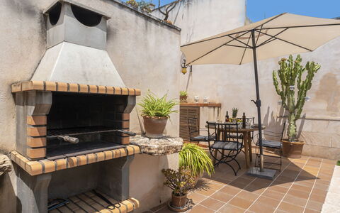 Pueblo: Plante, Propriété, Pot De Fleur, Ciel, Plante D'Appartement, Bâtiment, Mobilier De Jardin, Ombre, Immobilier, Gaz