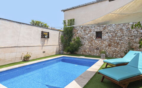Pueblo: Plante, Propriété, Bâtiment, Bleu Azur, Ciel, L'Eau, Piscine, Ombre, Rectangle, Mobilier De Jardin