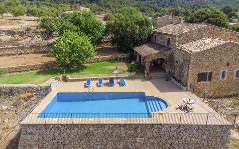 Can Caubo: Bâtiment, Plante, L'Eau, Ciel, Arbre, Piscine, Fenêtre, Chaise, Maison, Lot Terre