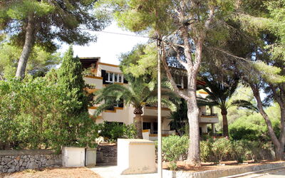 Cala Murada 615: Propriété, Maison, Végétation, Zone Résidentielle, Immobilier, Domicile, Quartier, Bâtiment, Arbre, Architecture