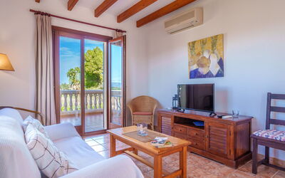 Finca Can Corritx 603.1: Meubles, Propriété, Table, Cadre, Confort, Design Intérieur, Éclairage, Salon, Bois, Plante D'Appartement