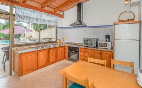 Sa Rossa: Cabinetry, Comptoir, Meubles, Propriété, Cuisine, Appareil De Cuisine, Bois, Evier, Cuisinière, Design Intérieur