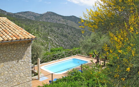 Es Barracar: Propriété, Maison, Paysage Naturel, Immobilier, Piscine, Biens, Montagne, Arbre, Bâtiment, Domicile