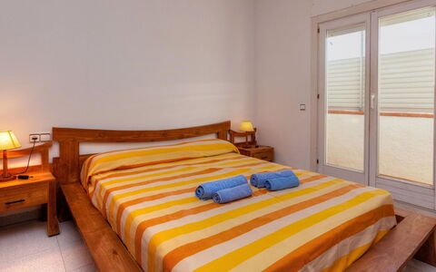 Riells Park: Chambre, Lit, Meubles, Drap De Lit, Pièce, Propriété, Matelas, Cadre De Lit, Literie, Design Intérieur
