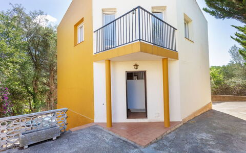 Bretos 12: Plante, Bâtiment, Propriété, Ciel, Arbre, Bois, Ombre, Lot Terre, Design Intérieur