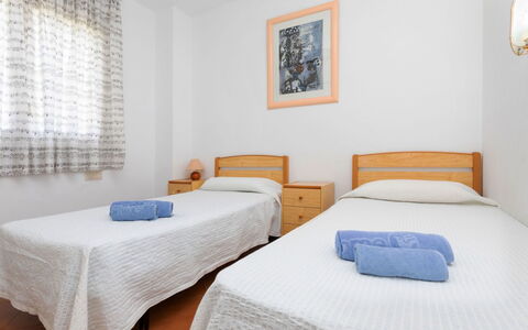 Puigventos: Meubles, Propriété, Bleu Azur, Fenêtre, Textile, Design Intérieur, Confort, Chaise, Ombre