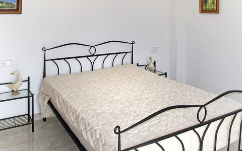 Silvia: Meubles, Propriété, Cadre, Blanc, Confort, Produit, Rectangle, Bois, Textile, Design Intérieur