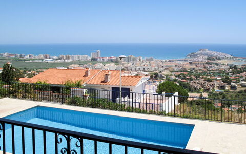 Grecia: Ciel, L'Eau, Bâtiment, Jour, Propriété, Fenêtre, Bleu Azur, Maison, Plan D'Eau, Arbre