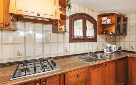Sagitario 2: Marron, Cabinetry, Comptoir, Propriété, Evier, Évier, Robinet, Bois, Luminaire Plomberie, Cuisine