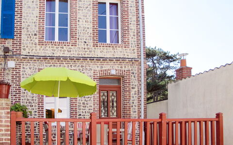 La Rose des Vents: Propriété, Maison, Bâtiment, Domicile, Immobilier, Façade, Brique, Mur, Zone Résidentielle, Architecture