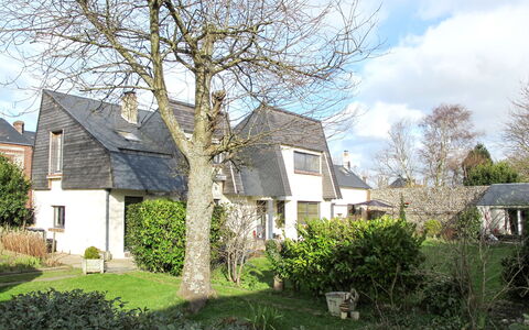 Entre Mer et Jardin: Propriété, Maison, Domicile, Zone Résidentielle, Immobilier, Bâtiment, Chalet, Arbre, Architecture, Quartier